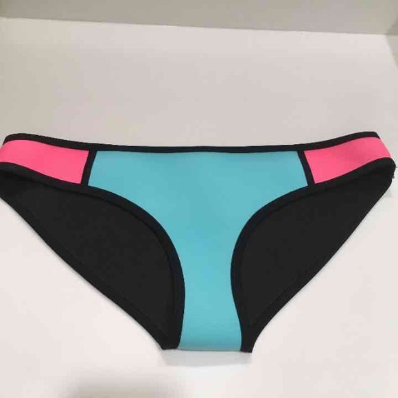 Triangl Bottom - Picture 1 of 4